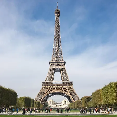 Budget Studio Near Paris Apartment